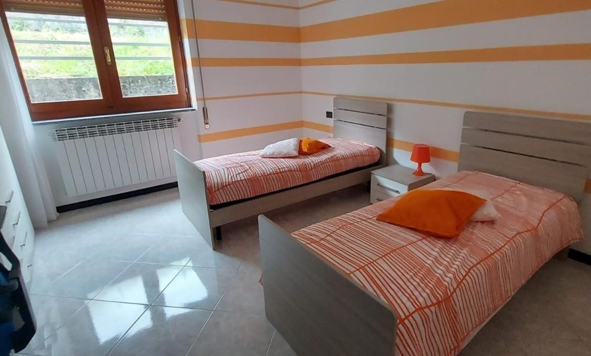 Ferienwohnung Casa T.U.A. Sale Marasino Exterior foto